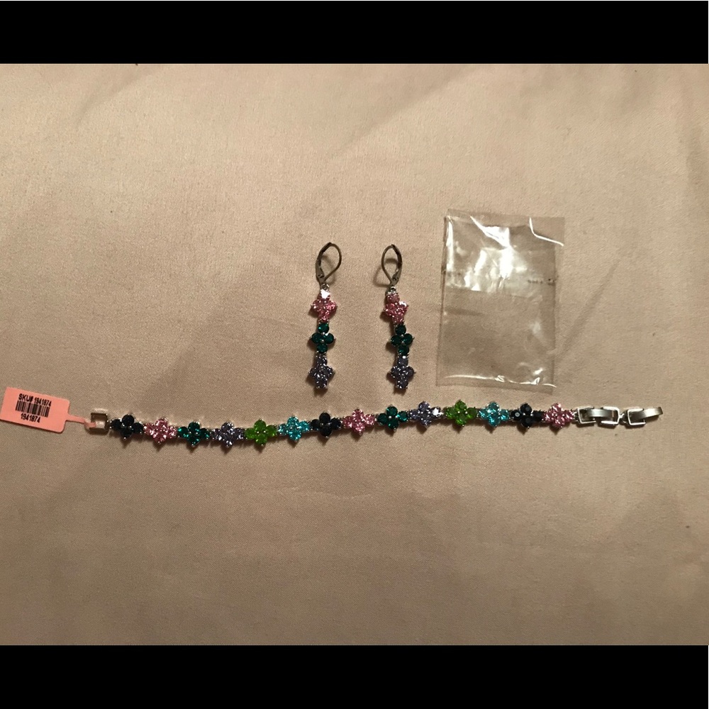 NWT Multicolored Floral Bracelet & Earrings NEW